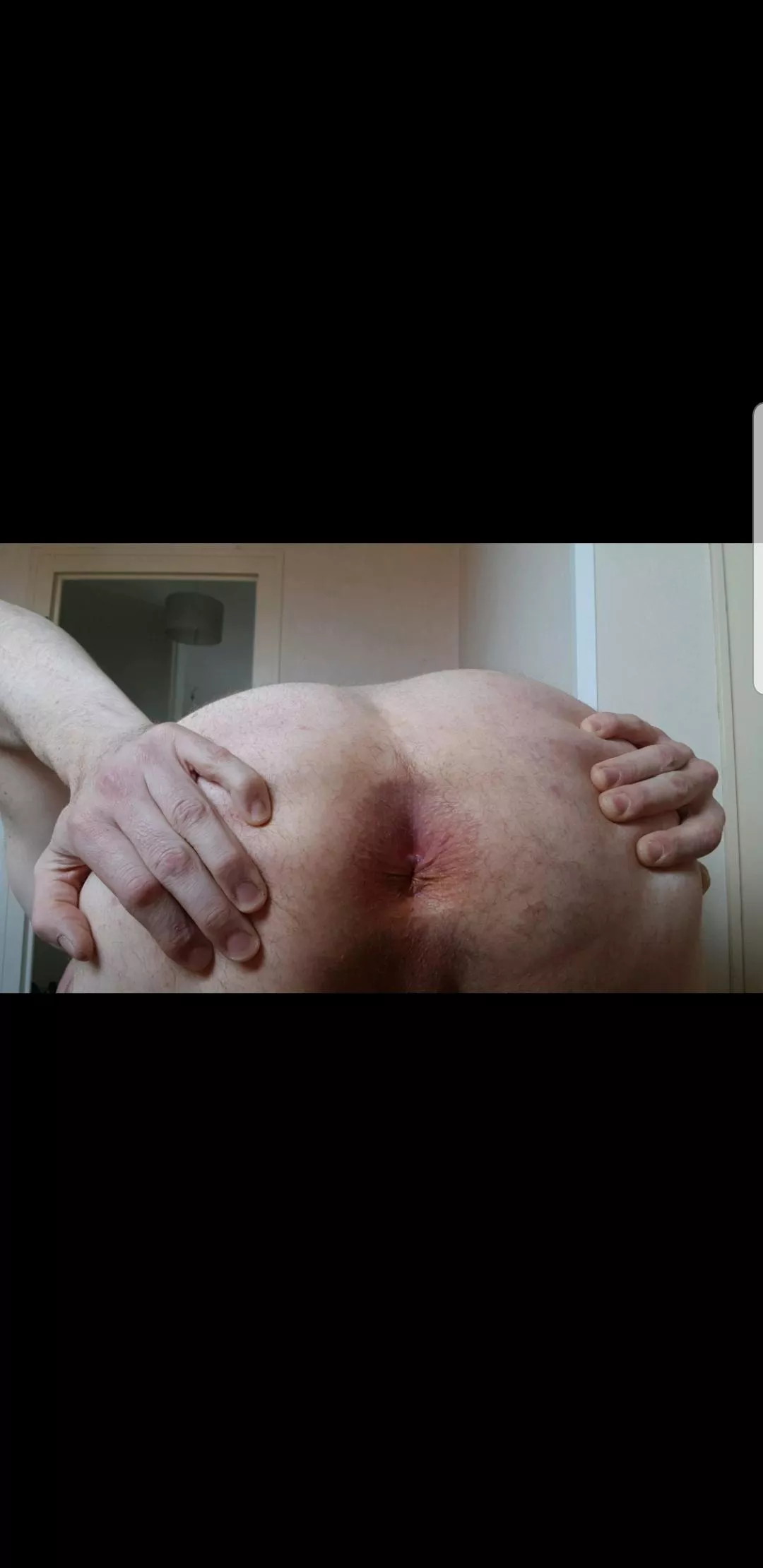 Hi guys, can you cumtribe me please? Give me your cum 🤤🤤🤤. Dm me posted by cum-on-me-men