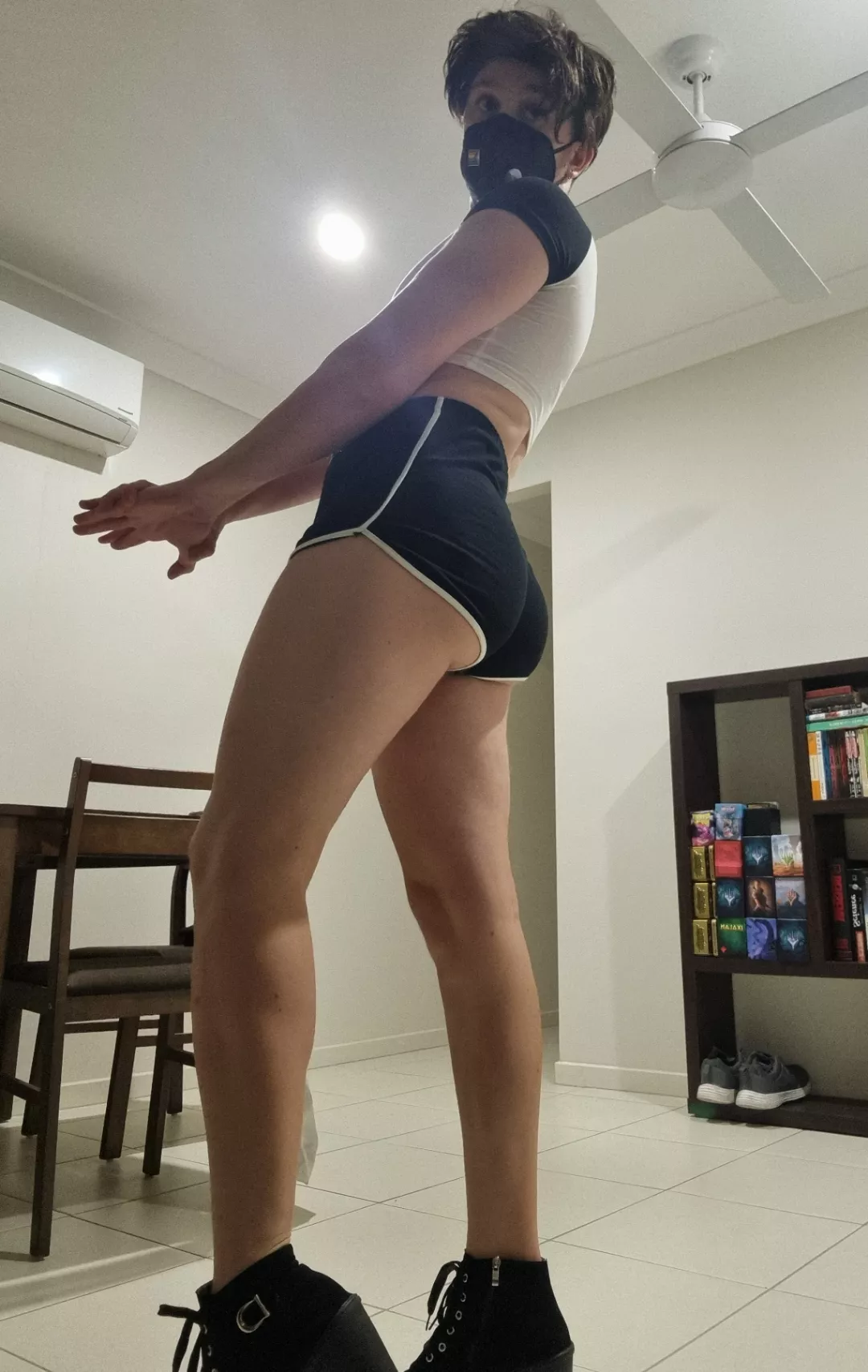 hi, this is my butt :)  posted by AM901