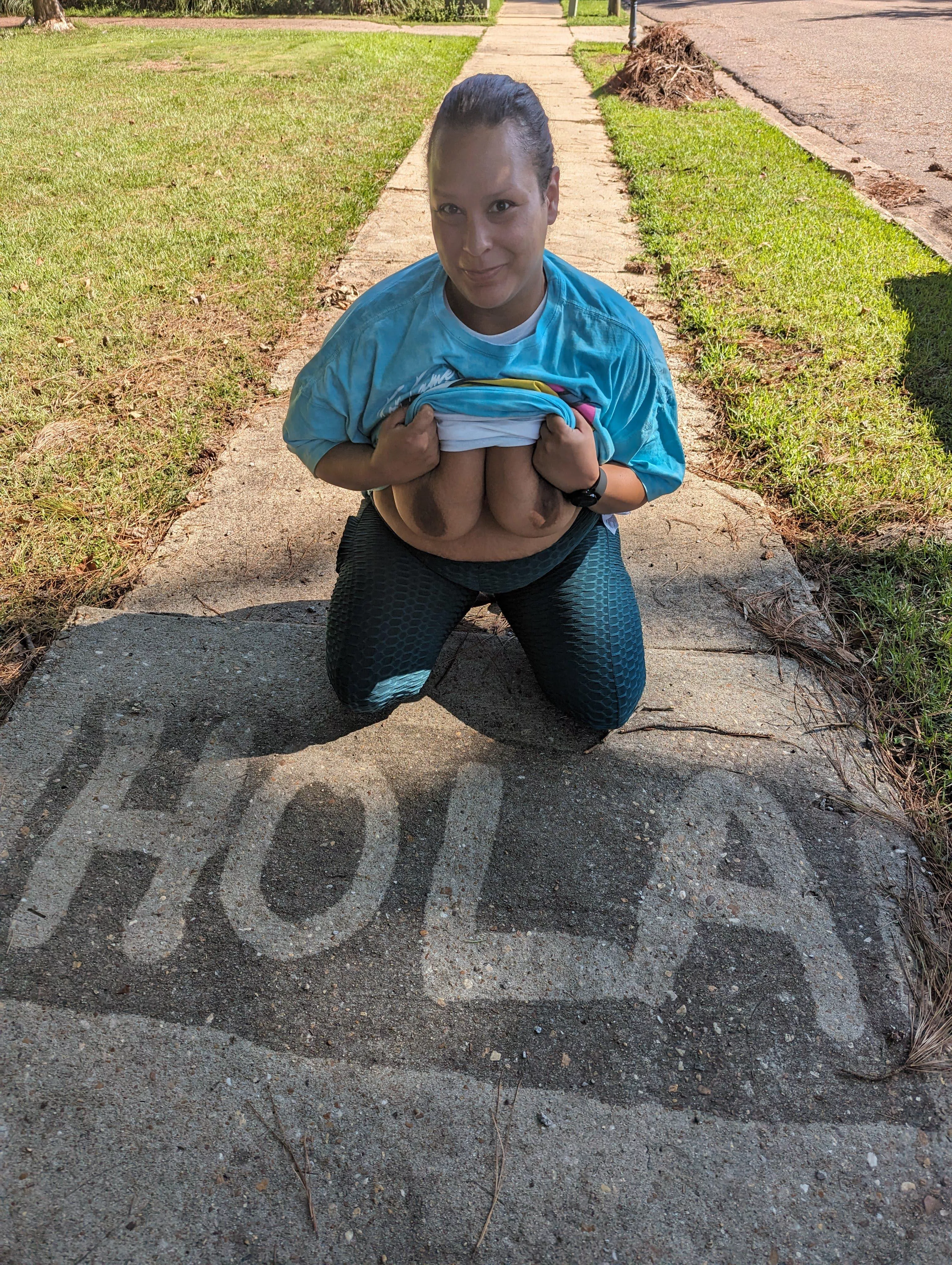 Hola from the outside  posted by AutomatedSausage