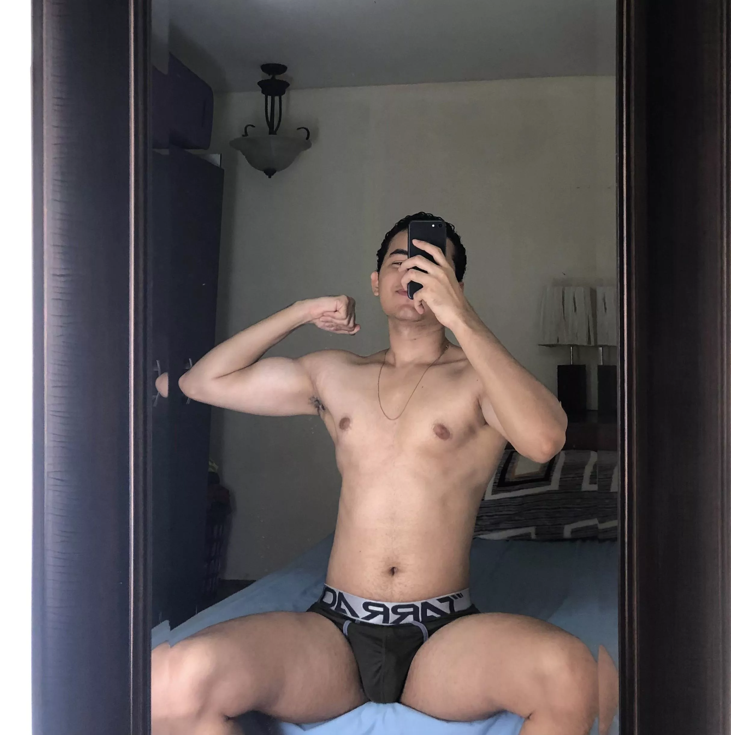 Hola papi posted by ResponsibleGhost35