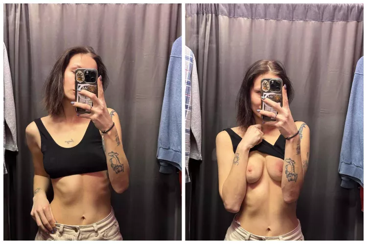 I think it's better without a top, isn't it by Mello_artistry