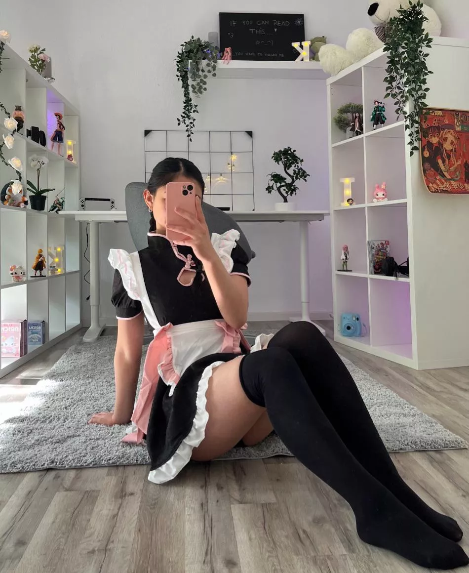 I’ll be your maid today 👉🏻👈🏻 posted by Sad_Bat6485