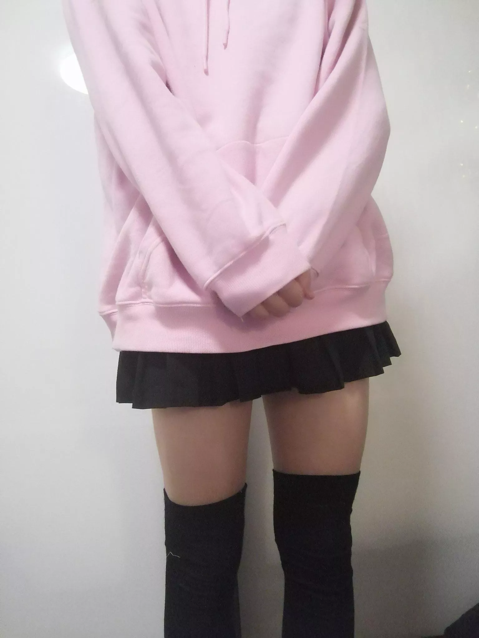 im so lonely posted by Lopsided_Revenue_358