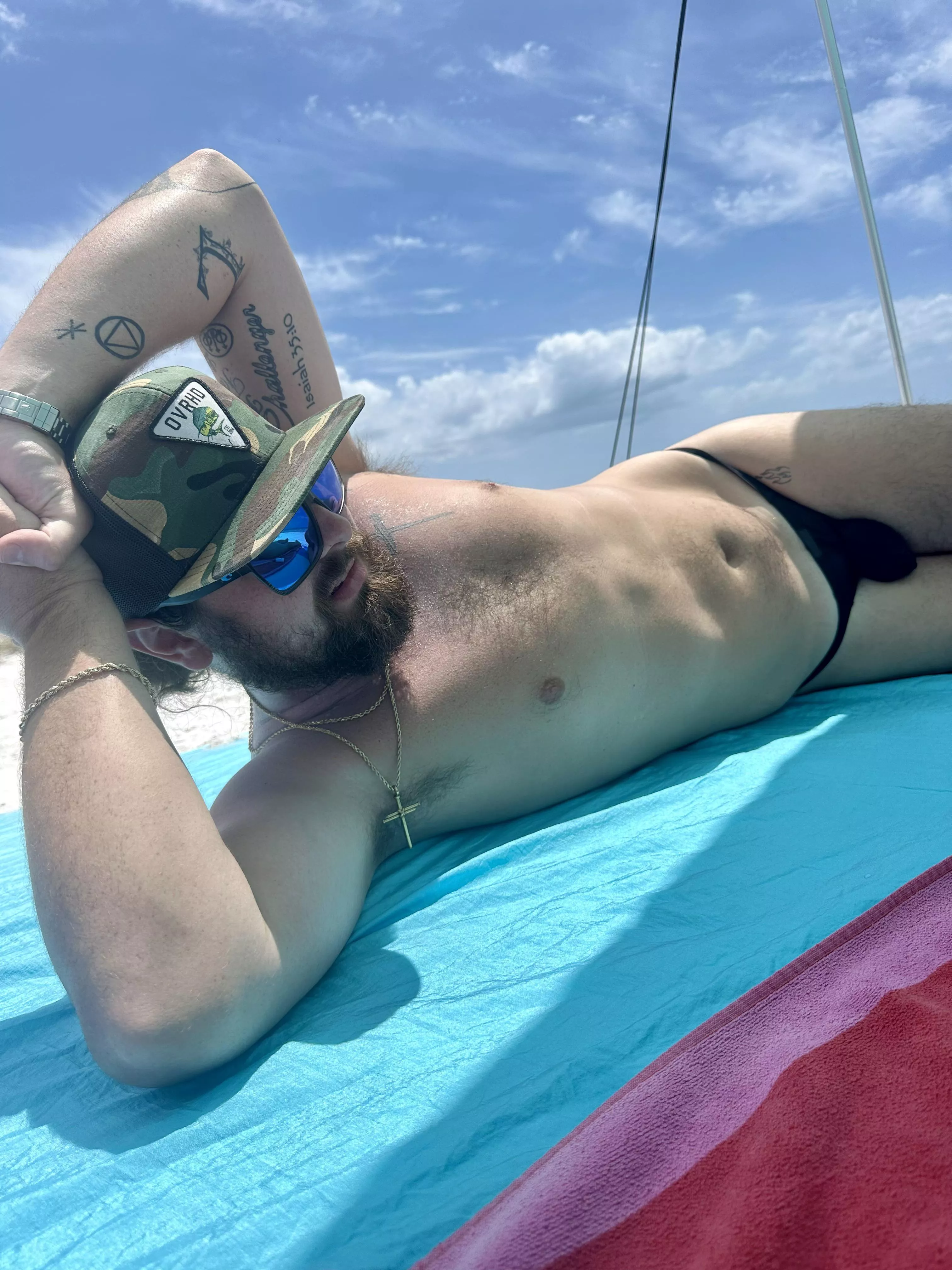 it was a nice day for the beach, an excellent day for a thong 😏 {m26} posted by jakeistheman699