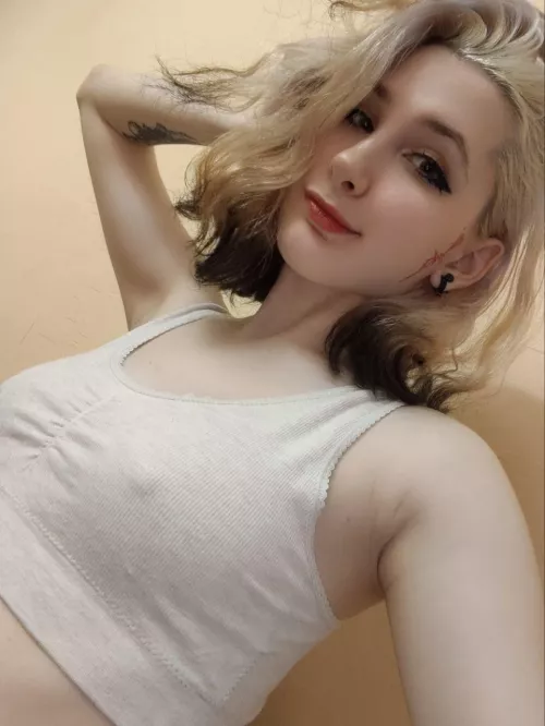 It's too convenient... by Bilonnna