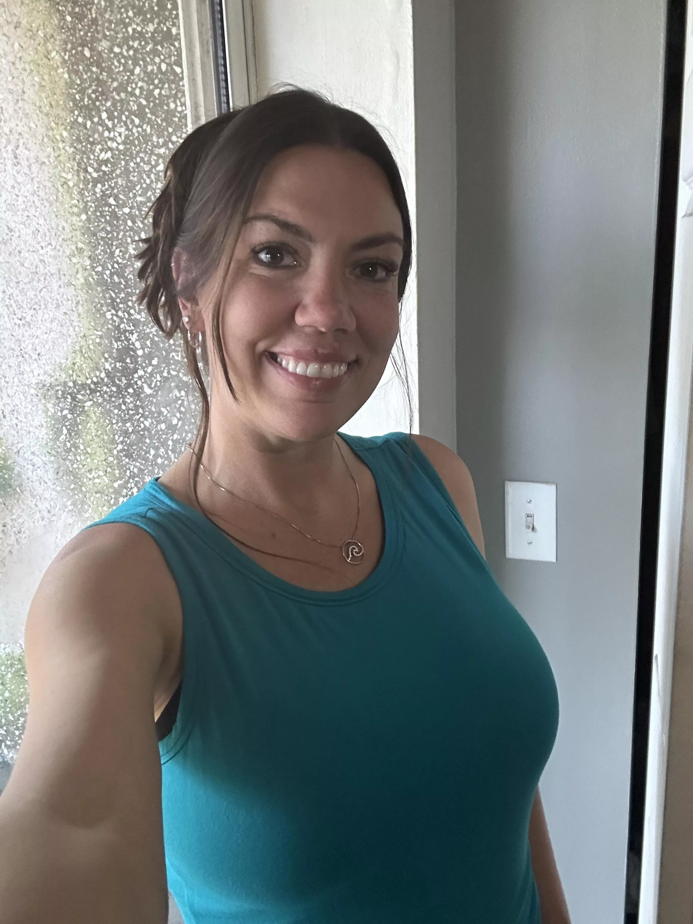 Just smile with me and enjoy your Monday morning [f] posted by jasmine_cole