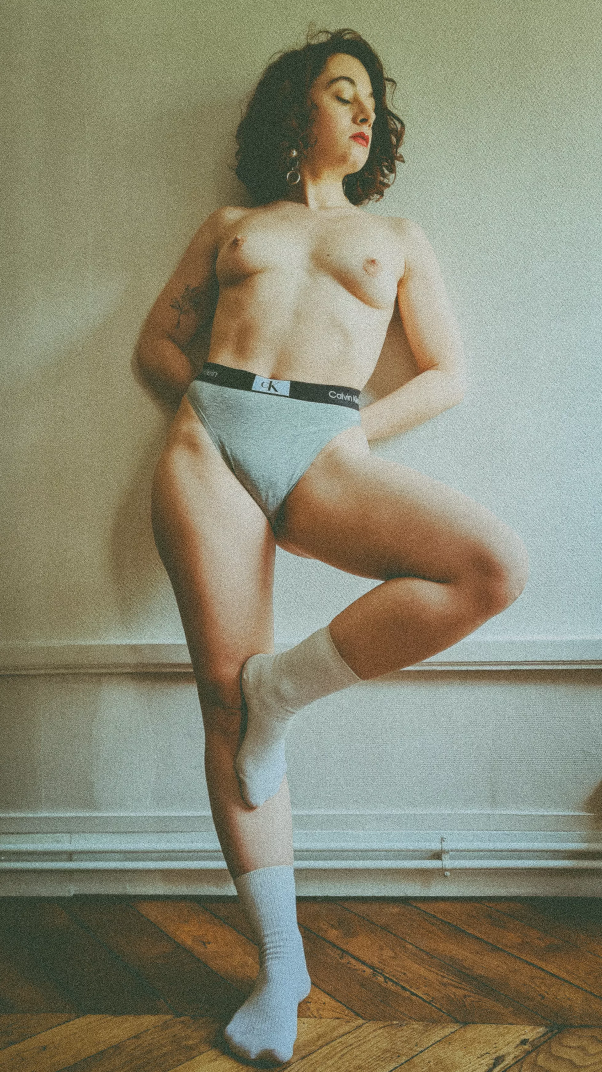 Sporty self-portrait  posted by LeaOnly13