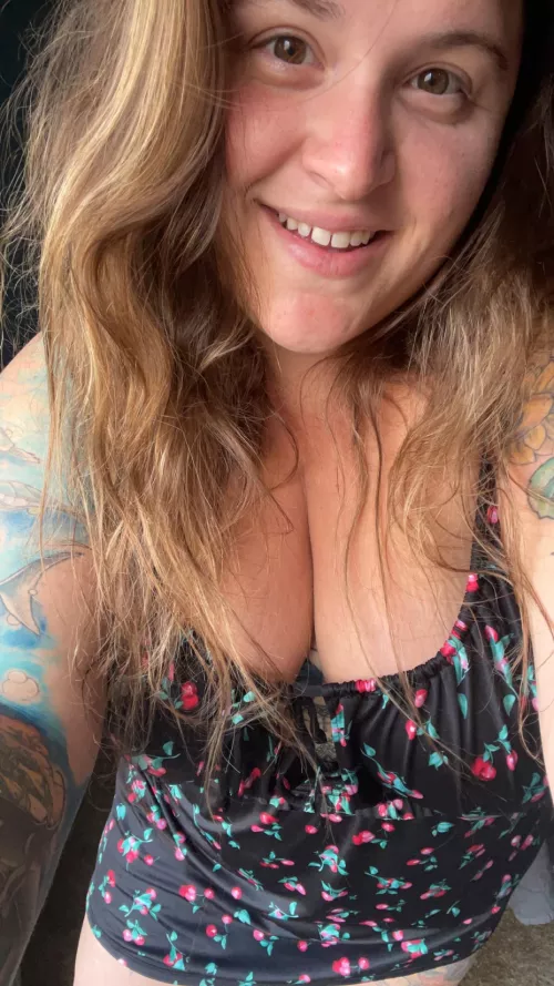 Sunday funday with this sexy tatted BBW stoner! by handful_heather420