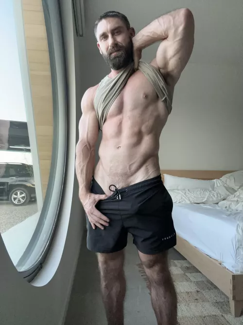 V getting more defined  by onlygainzsteve