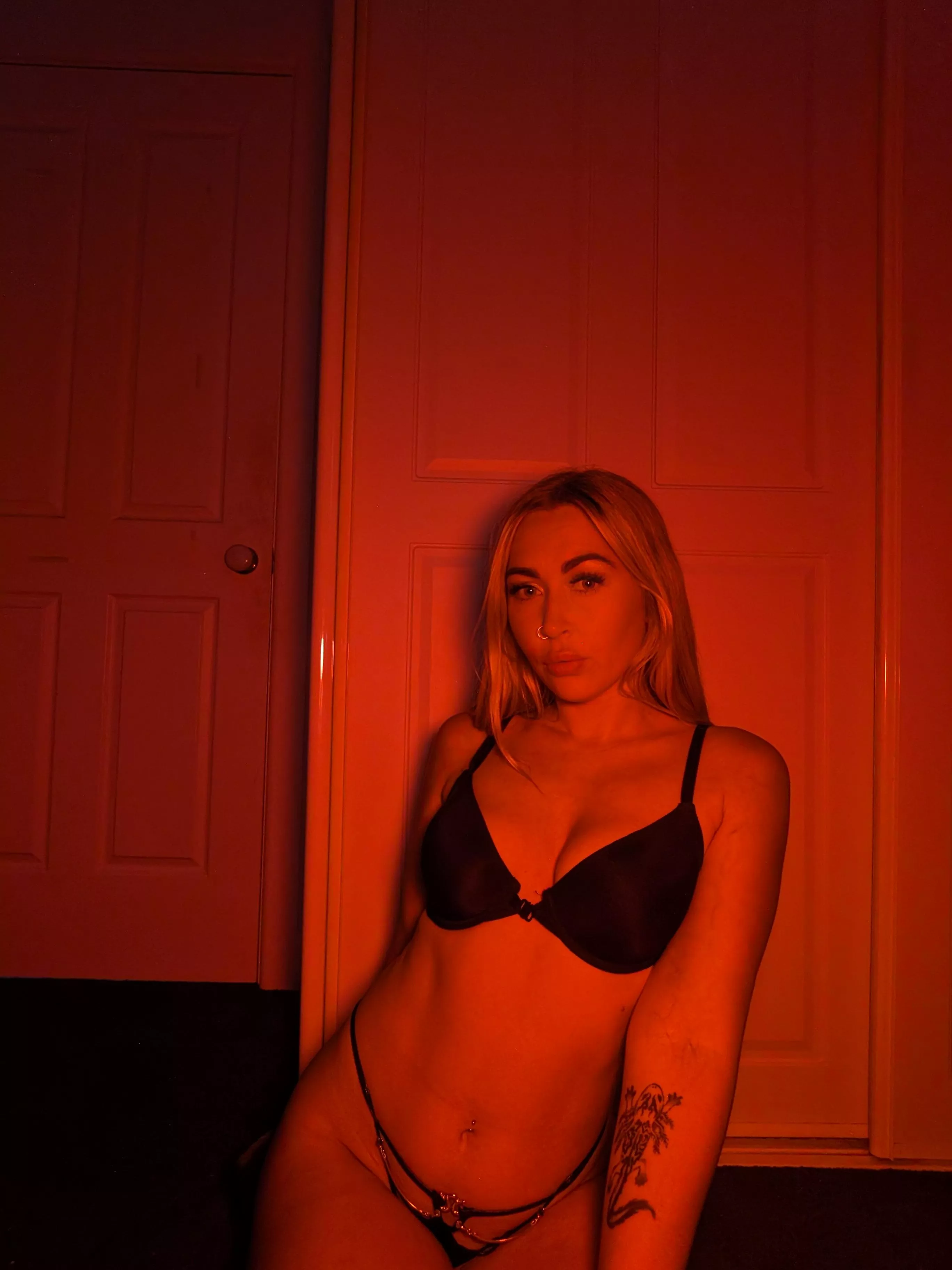 Which song are we listen to while you choke me x posted by oceans093