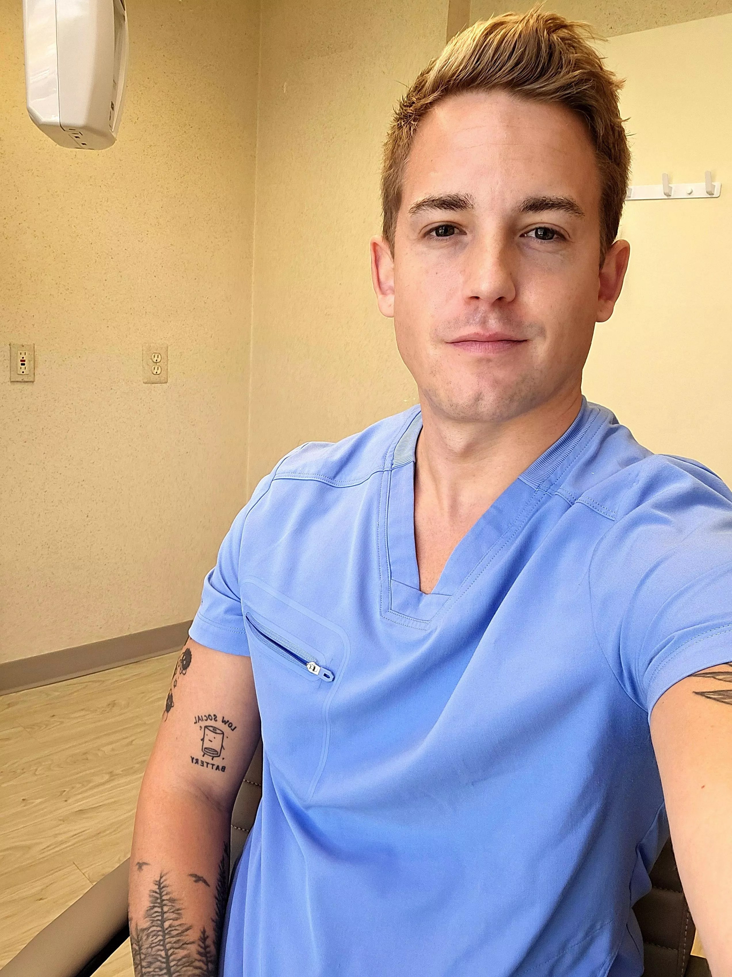 Work is slow, it's boring!  posted by glaukglauk1