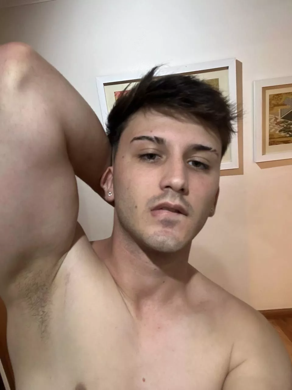 yeaaah but kinda hairy pits ;) posted by itscameron_