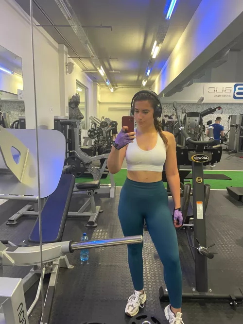 24F,, hiya by AbbreviationsDry8505