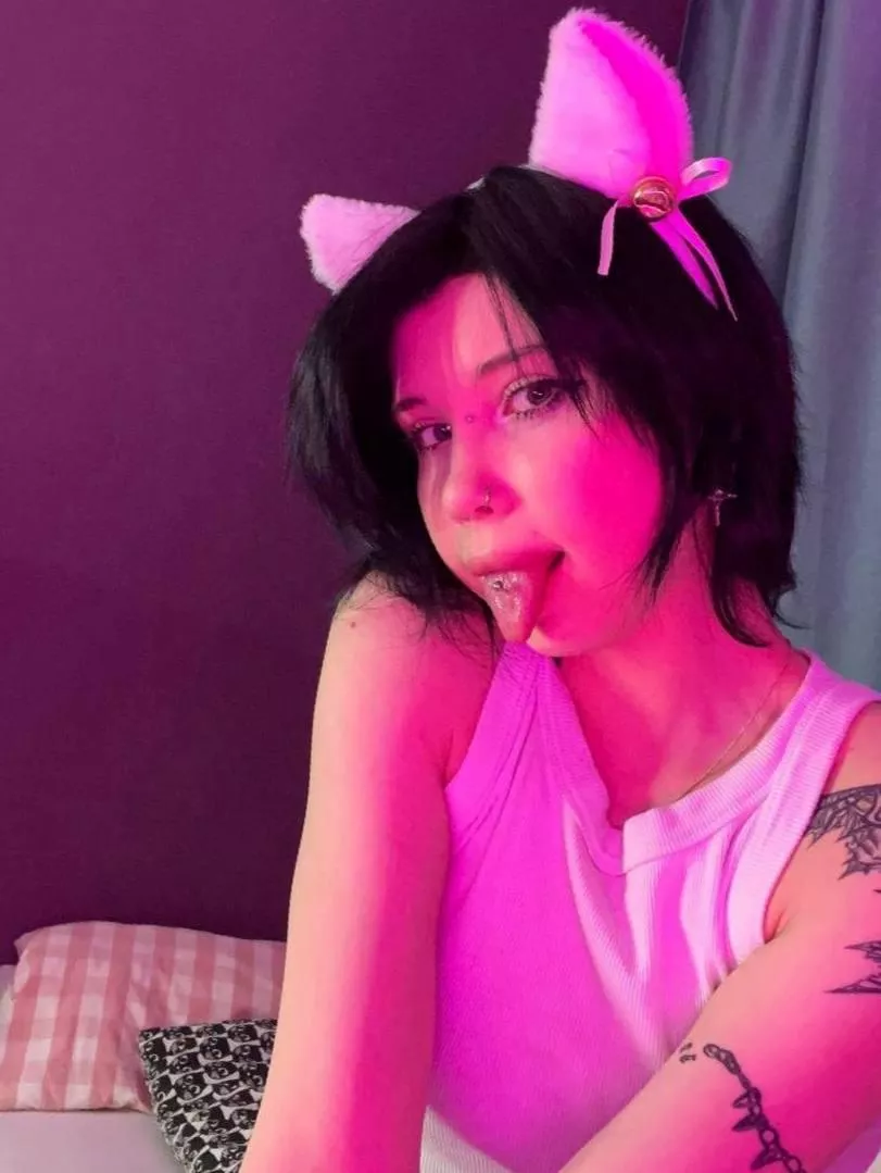 A young kitty with piercings who wants to become an obedient bitch, that's me posted by Truecrochet184