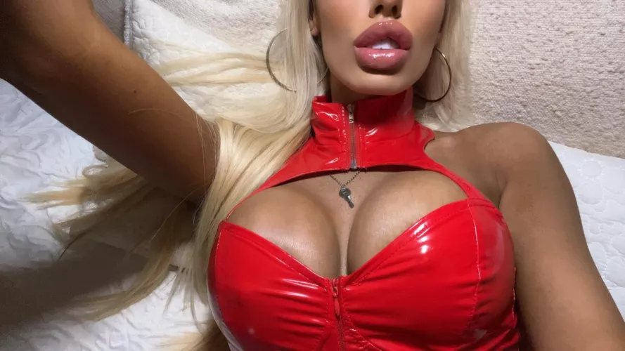 Blonde and naughty... by vveslo95