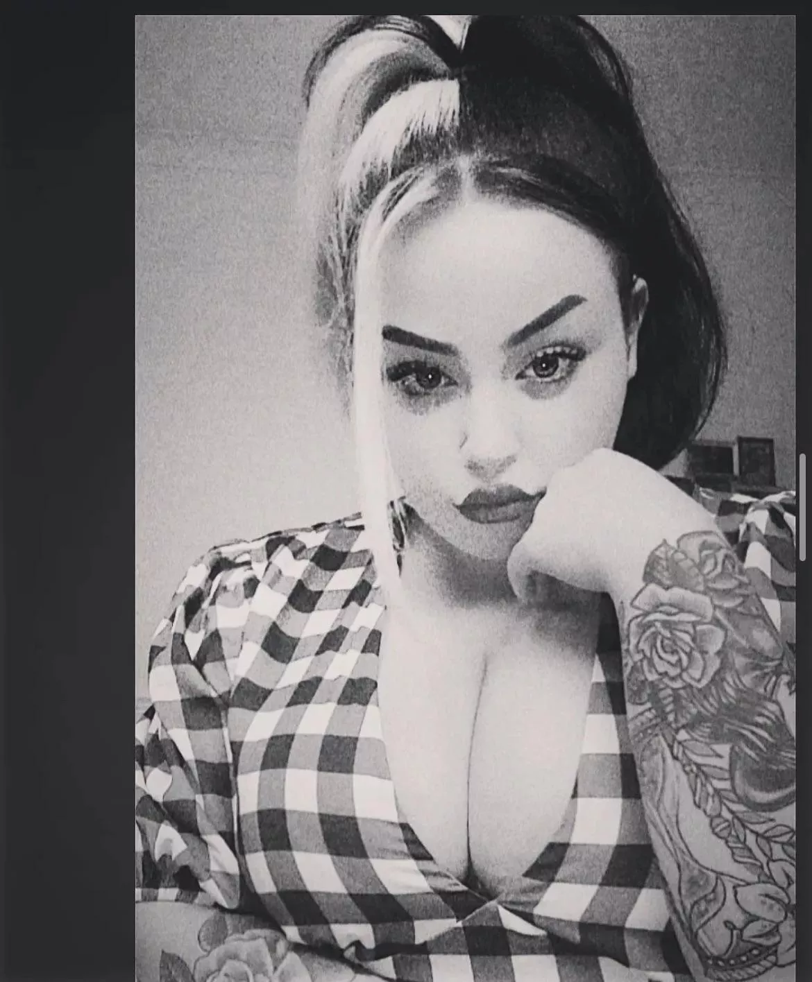 B&W posted by jamesha97-