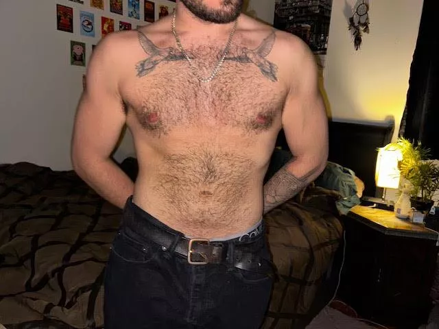 chest hair, a lil physique, and confidence go hand in hand posted by GrahamThrustbourne