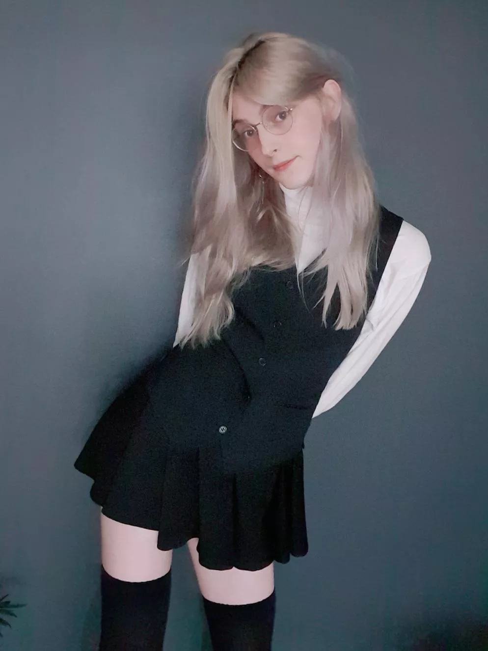 Cute little librarian posted by stardust_sigil