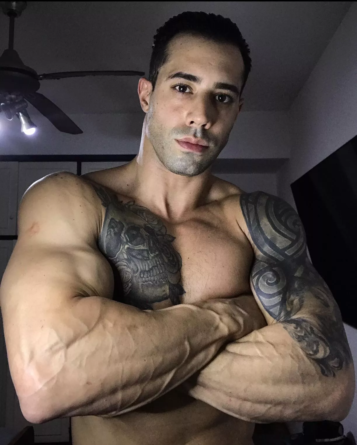 Do u like veins? posted by TattooedMuscled