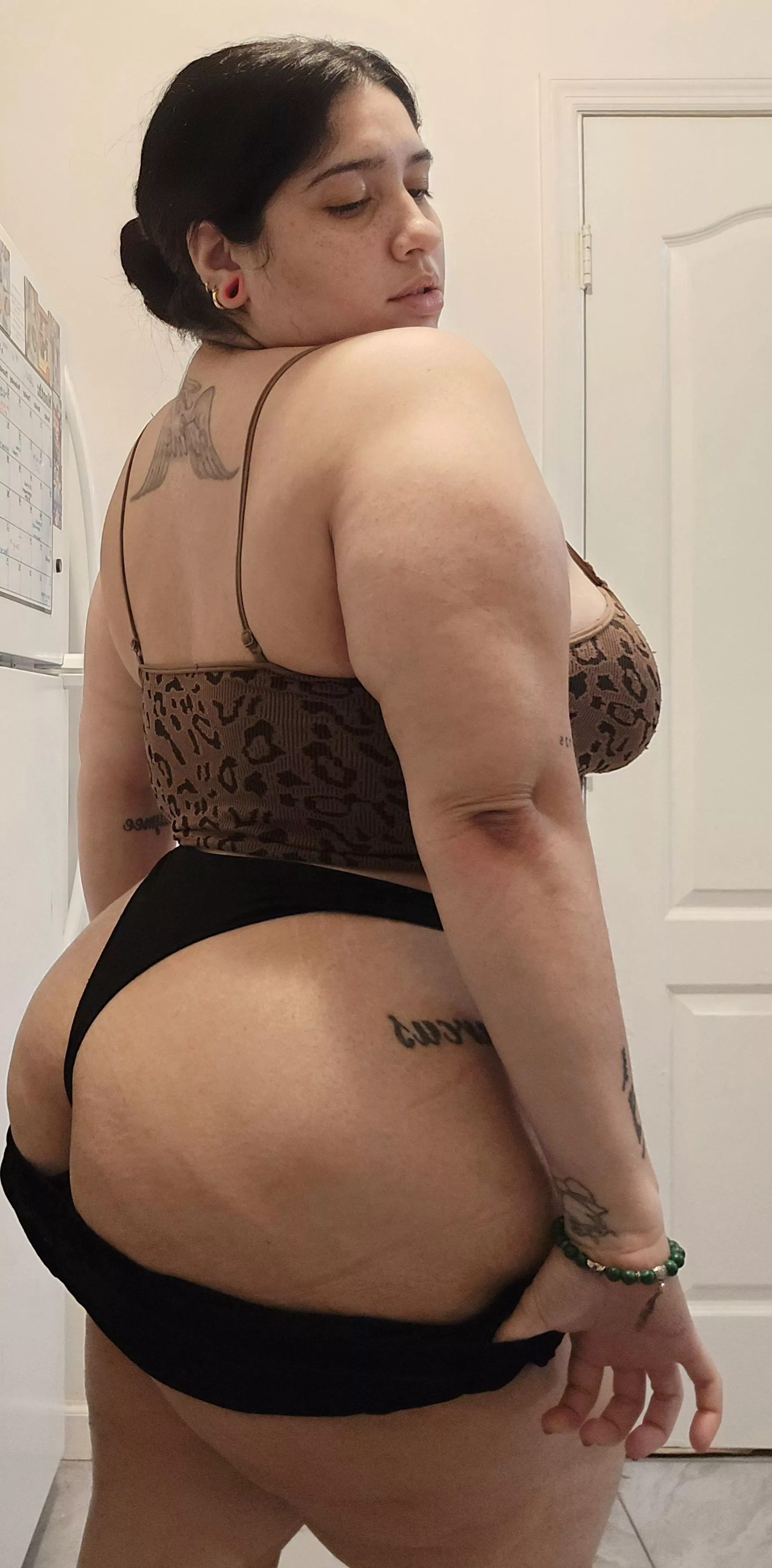 Do you like what you see ? 😘 posted by SunflowerOwl01