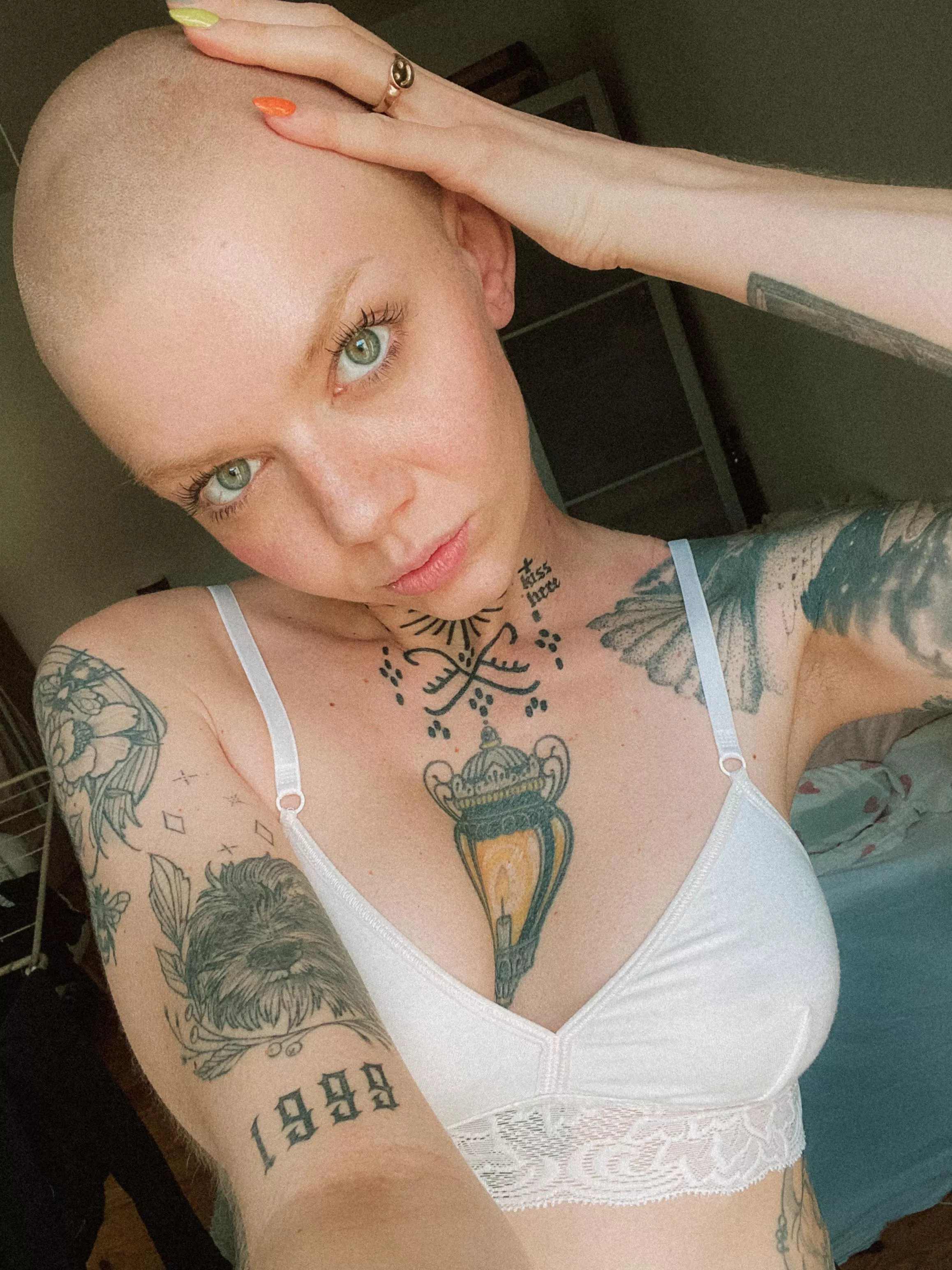 green eyes don’t lie  posted by juleamelie99