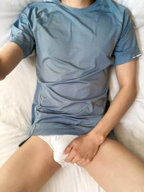 I want a boyfriend who wakes me up by sucking my penis and fuck my butt by Kevingoodboytwink