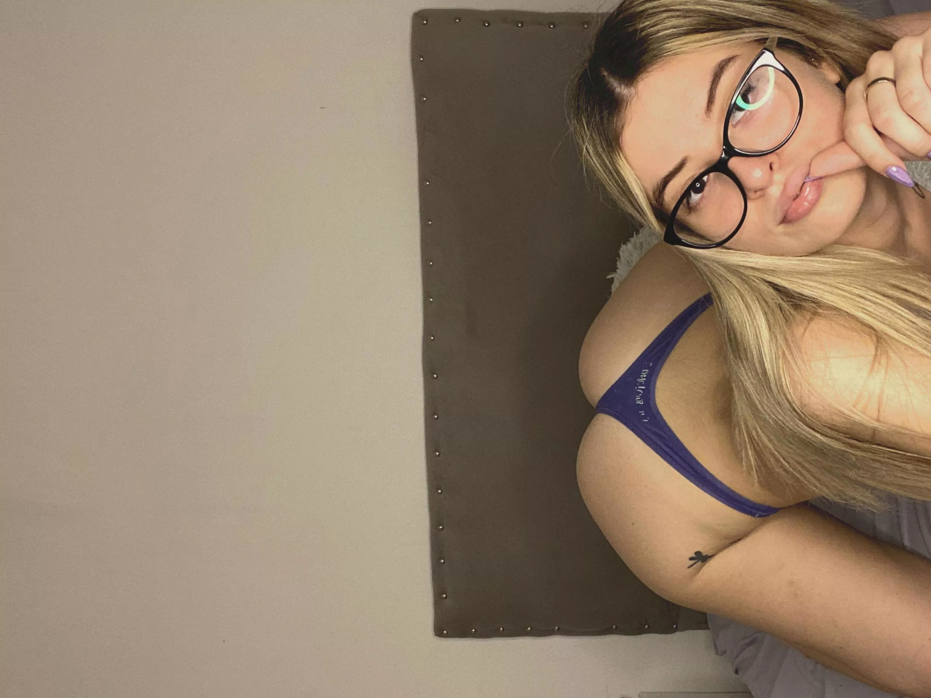 My wet pussy needs your cock inside posted by baconfist