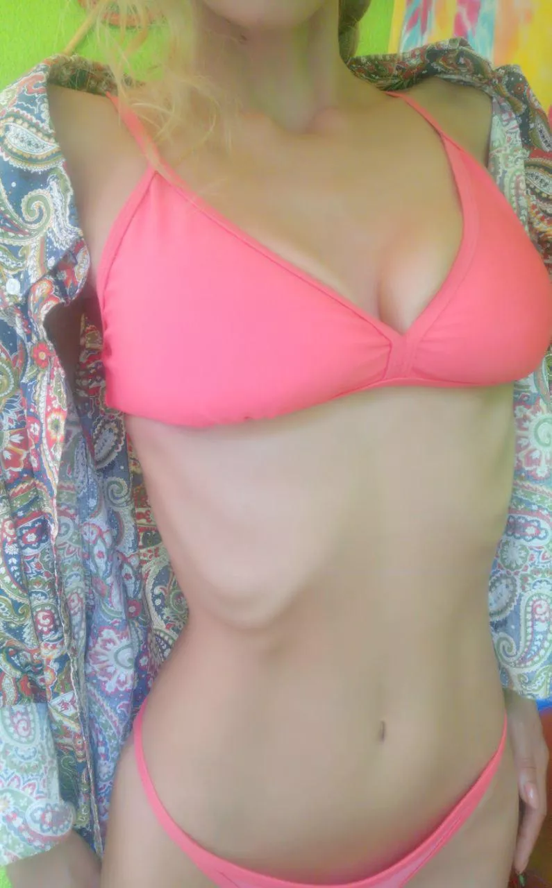 Skinny girls look the best :) posted by layla-blue-