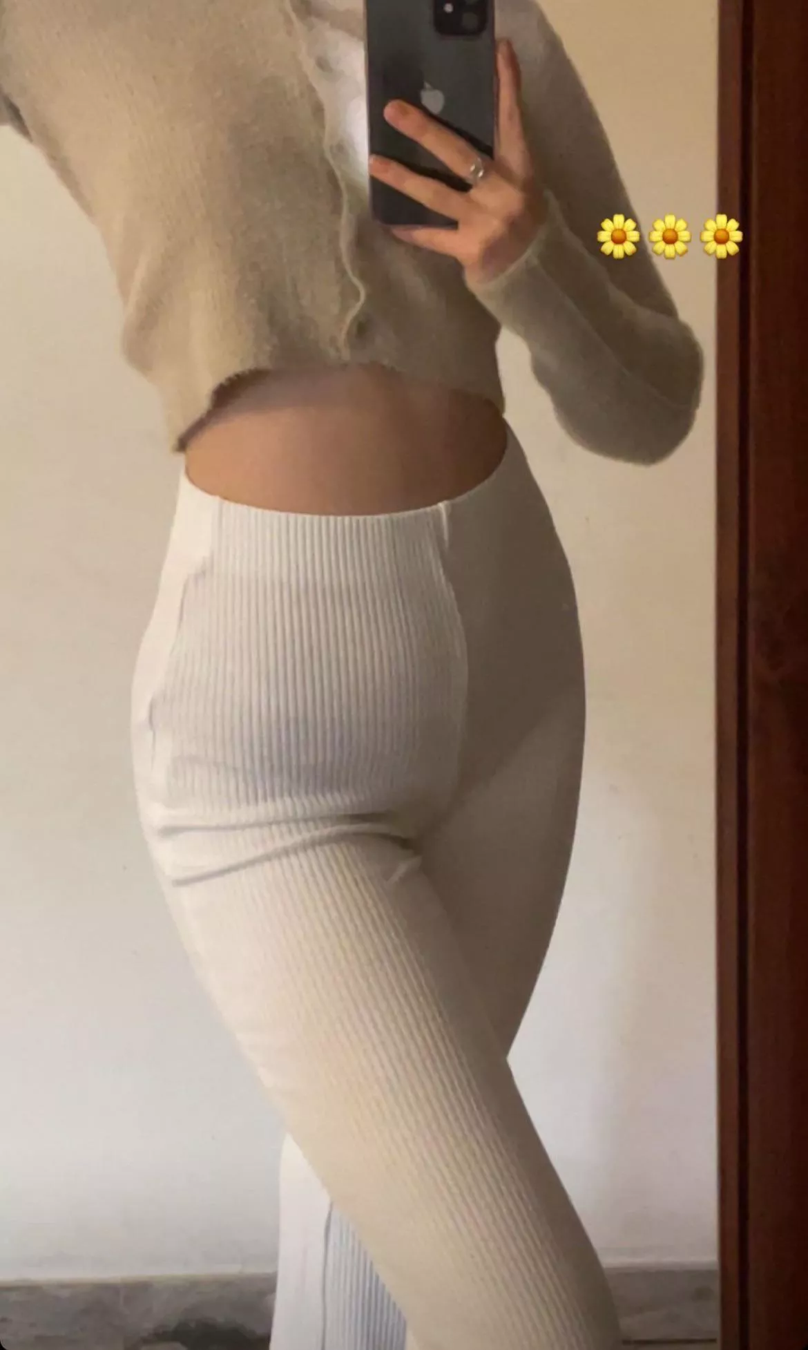 Spring 🌼🤞🏻 posted by LisaBLKN