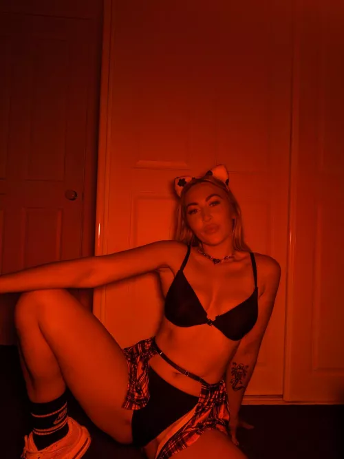 Suffocating you with these thighs x by oceans093