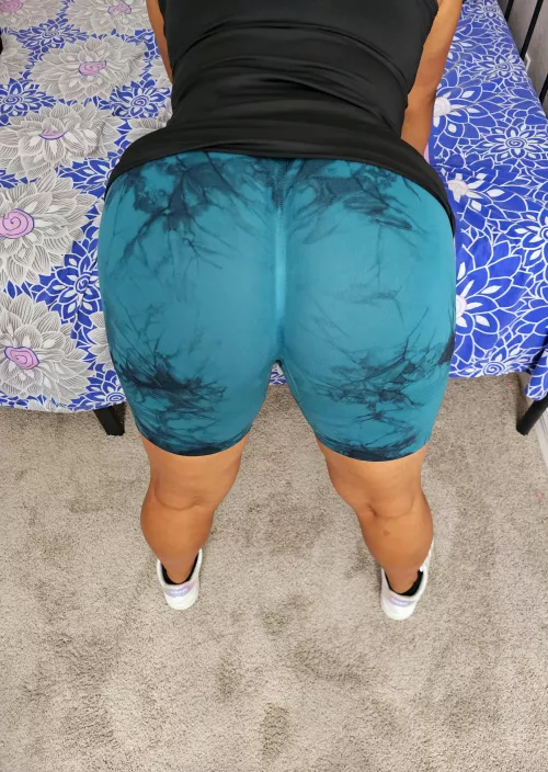 Would you work out behind me at the gym?  by Kisar69