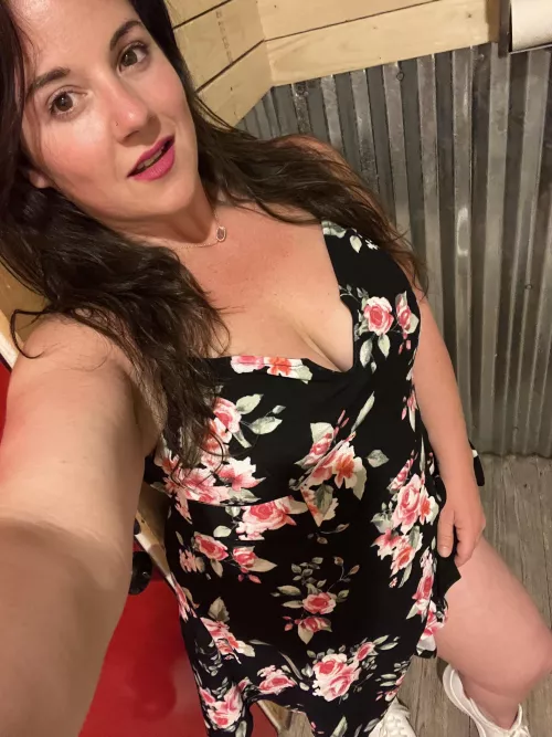 You need a milf with experience by HelloLanna_XO