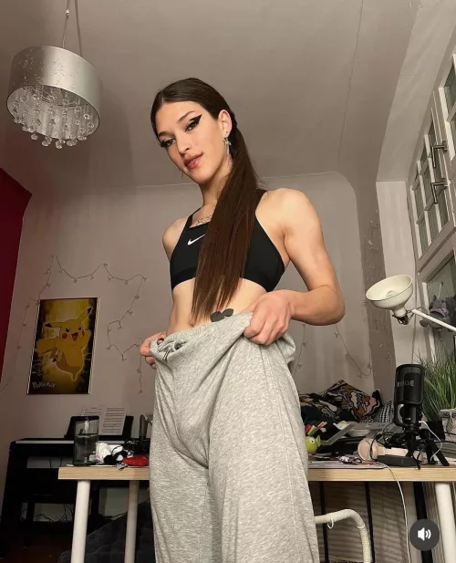 you wanna sit on my dick or suck it? 🤤 by daddykleo