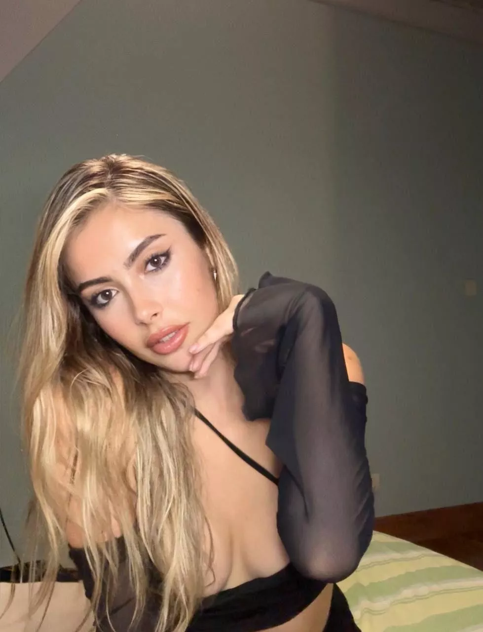 19 yo with natural tits too young to fuck? posted by caboom2005