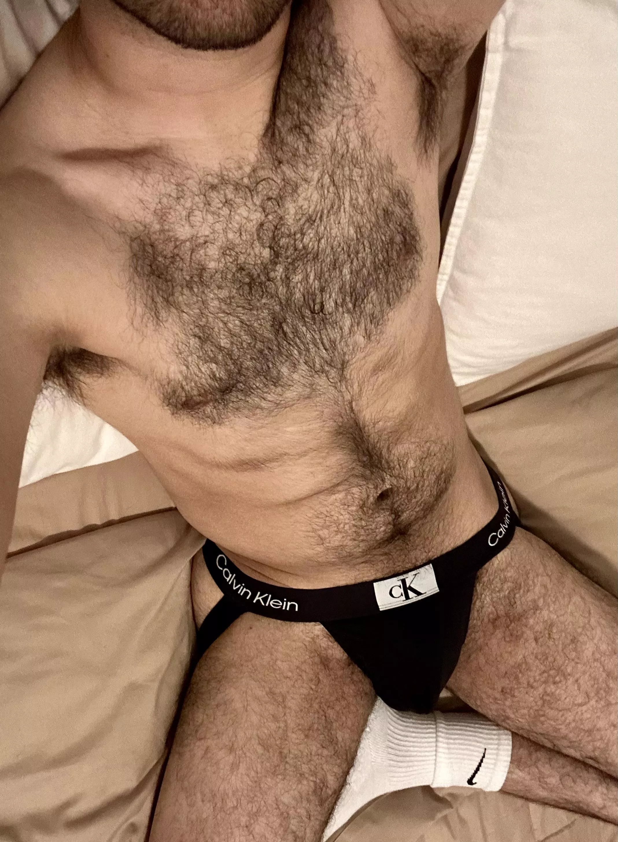 28 Bi Latino otter looking for similar guys to have a bromance with. HMU let’s chat. posted by theartful_otter