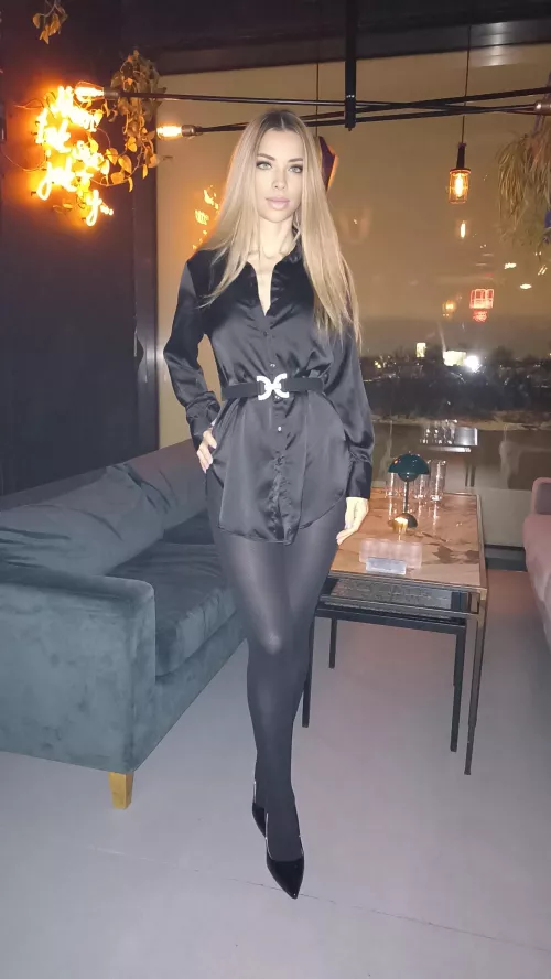 Classy in Black by eyeswinnowsn55