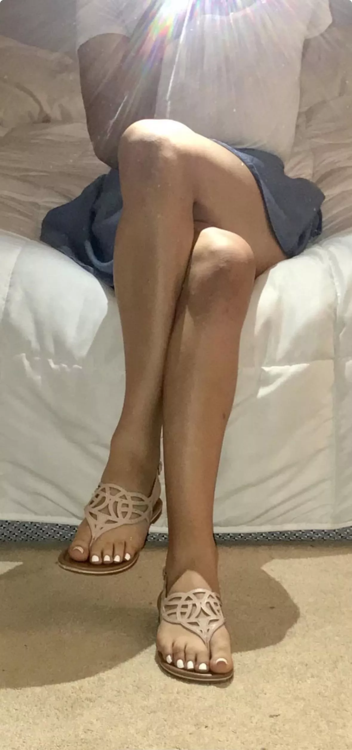 Come suck my cute little toes posted by eltruereyyy