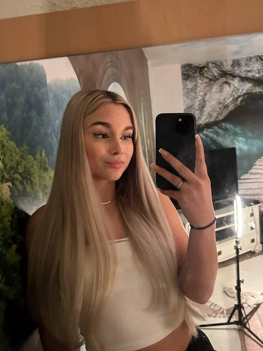 couldnt resist a selfie session today feeling extra cute lol posted by Crystal_Lagoon