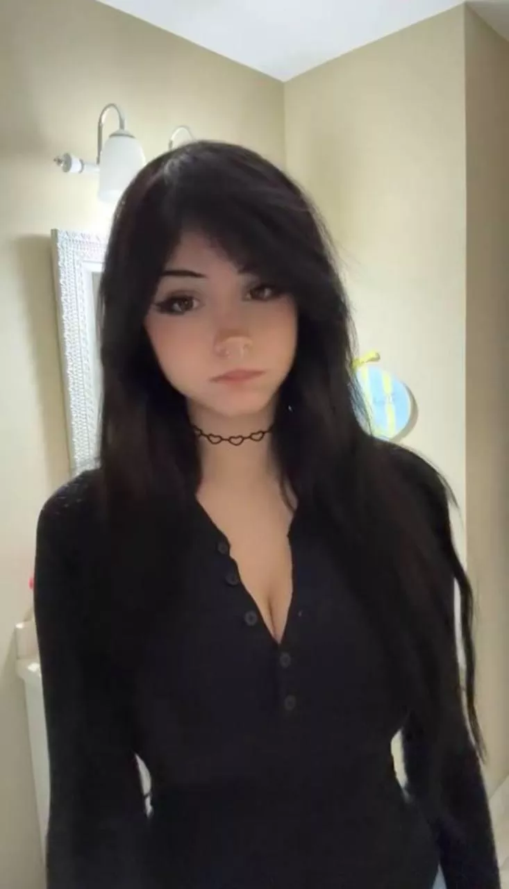 Do you think my petite body type is a turn off? posted by Zealousideal-View522