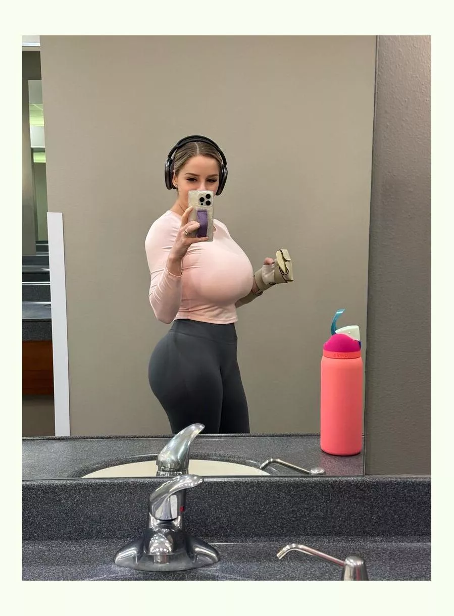 (F) Finished a dorkout, even though my arm is injured :) posted by Anxious-Hyena-6708