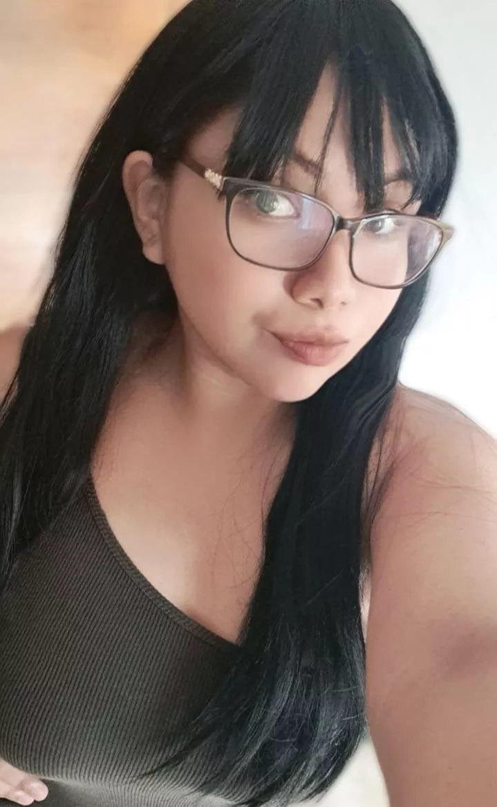 (F) looking cute after class :) posted by SexyAzucena