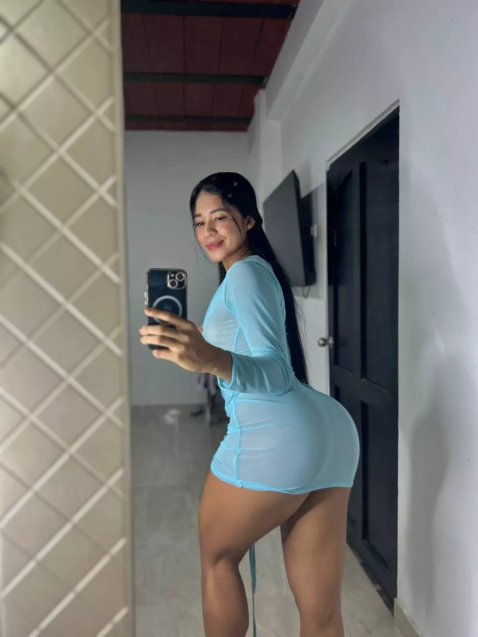 How can you resist the temptation in a tightdress posted by maggiemarina