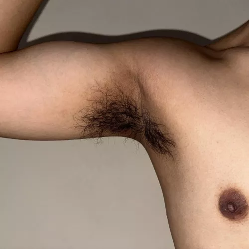 I don't hv big muscle but i hope my pits can get your attention. by thataverageguy11