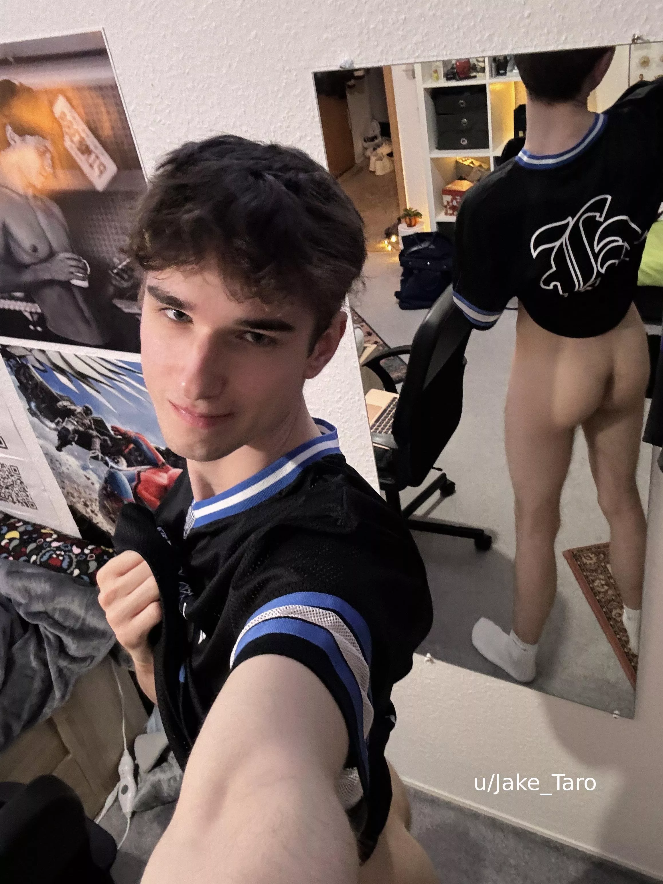 i'm always running around like this at home :3 posted by Jake_Taro