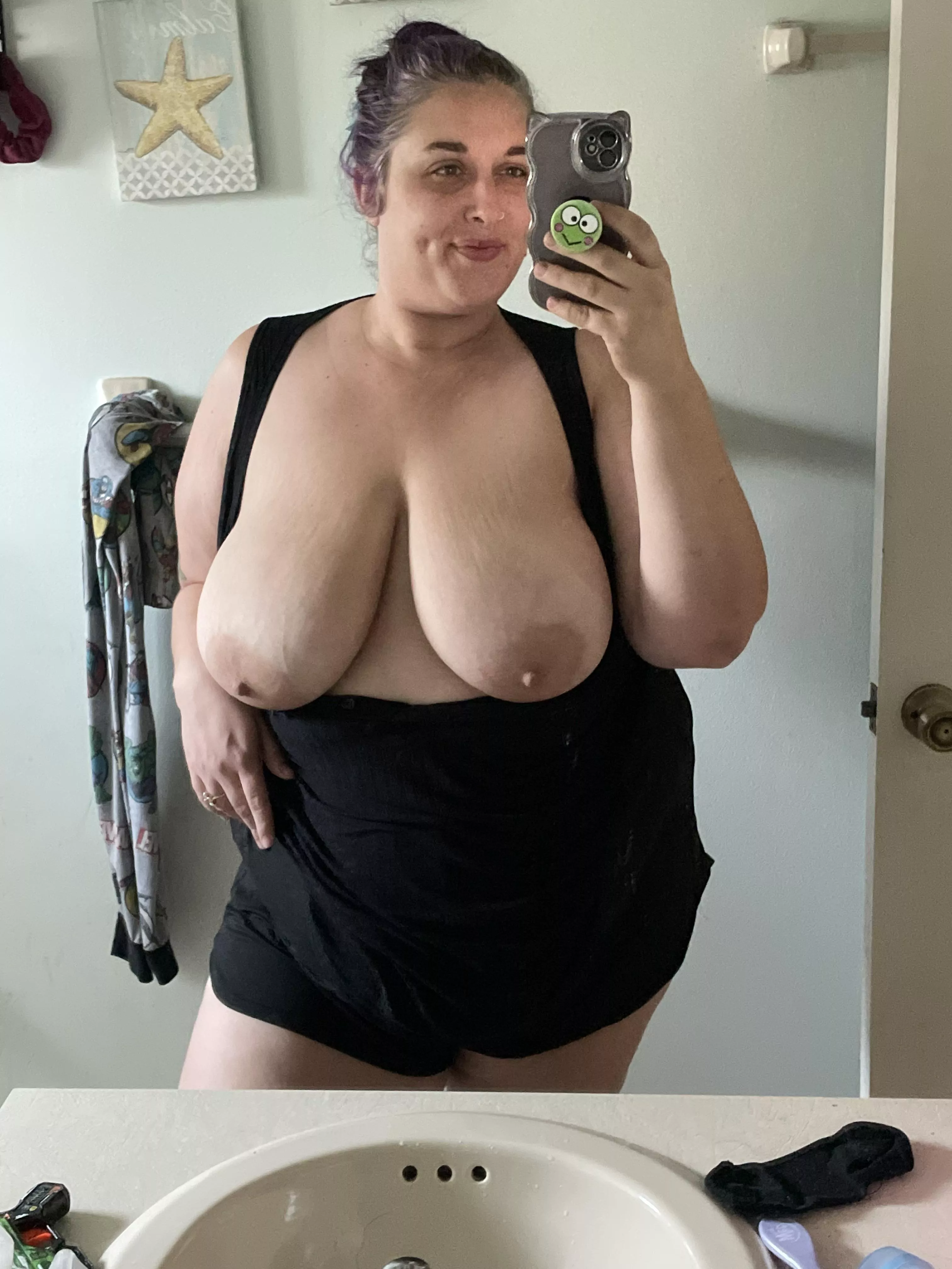 It’s hump day, so I say we hump all day 😈 posted by titzntequila