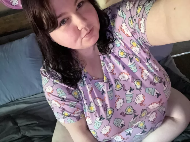 Just a nerdy gamer bbw girly with kitty pajamas😊🩷 by LenaBeanNoodle