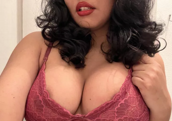 Kiss my tits or kiss my lips? [F]  by angie-mariee