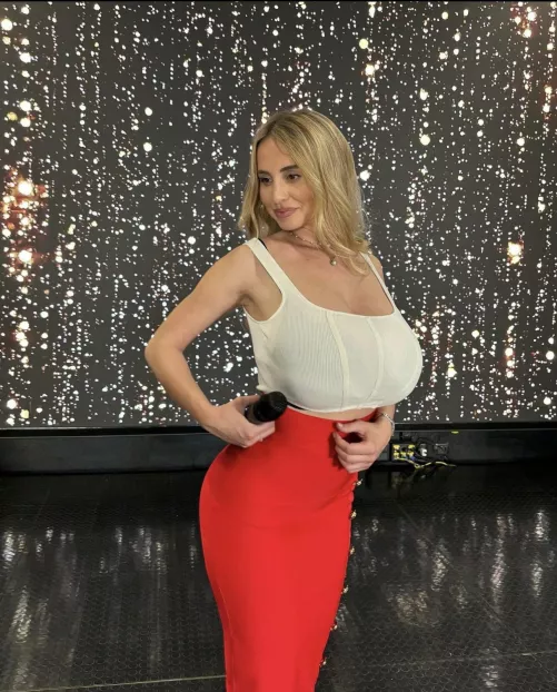 Mu italian queen by Apprehensive-Sun7599