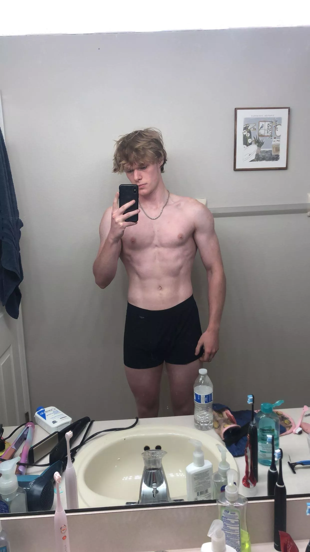 old pic when i was 20lbs leaner 😅 posted by hung9teen