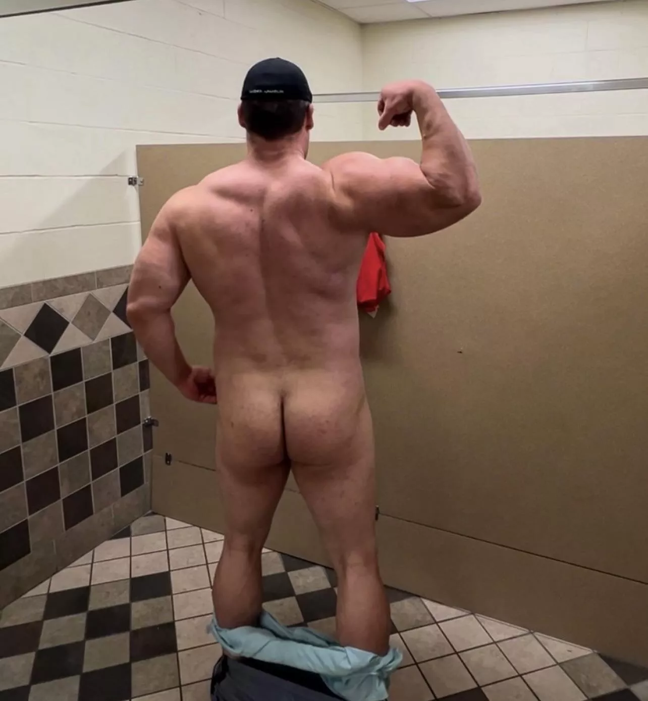 Say “hi” if you like what you see posted by MrBigDaddyBuff